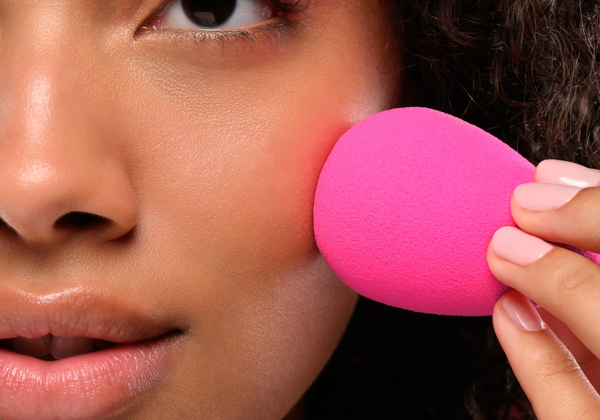 Flawless Blending for Airbrushed Skin